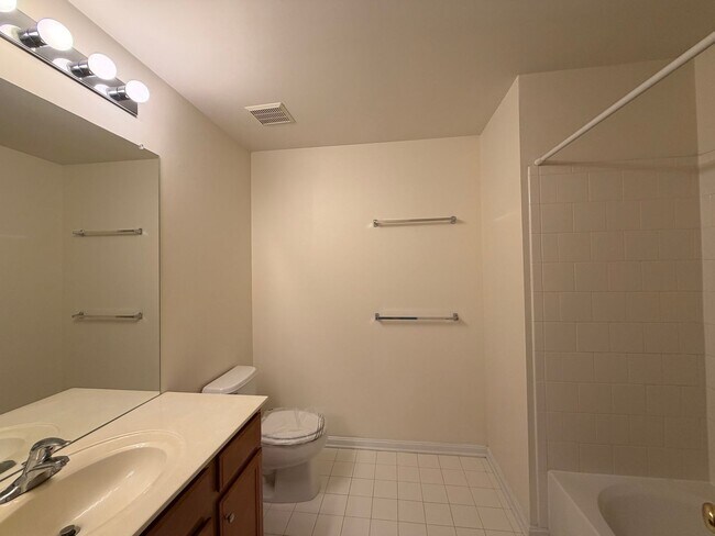 Building Photo - COMING SOON 8/8 | Spacious 3-Bedroom Townhome in Desirable Windsor Ridge