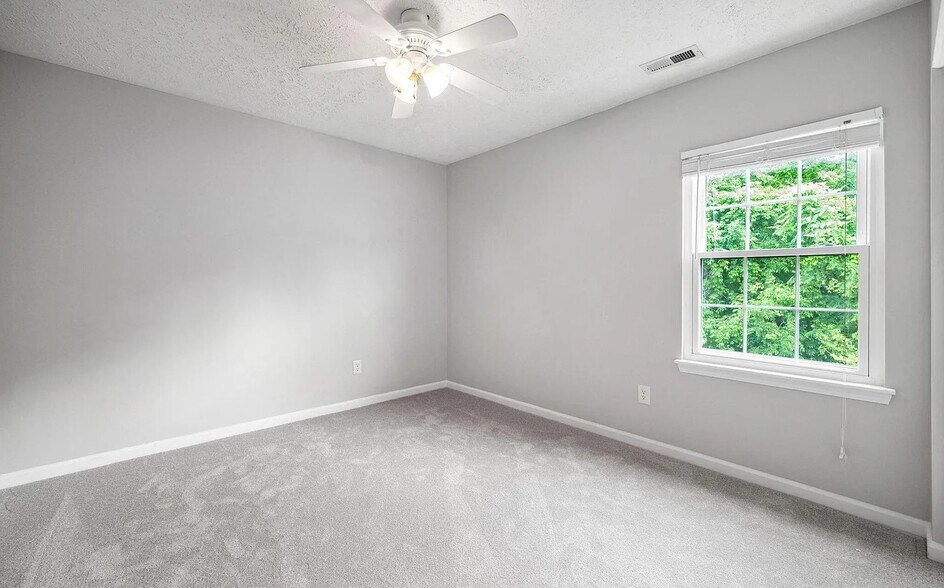Bedroom 2 pt2 - 2018 Grassy Banks Dr