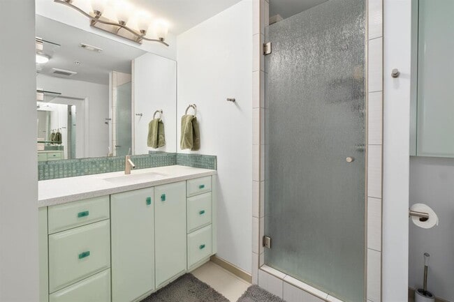 Building Photo - 360 Nueces St