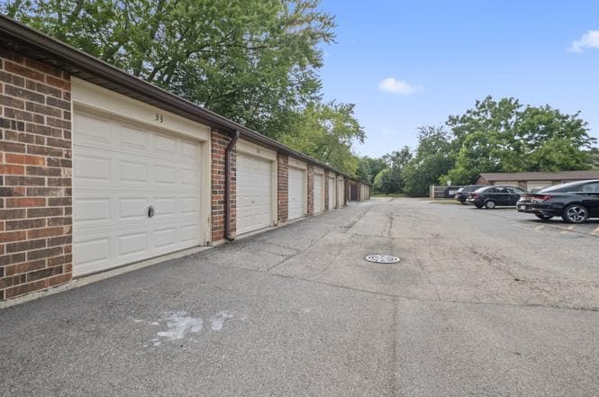 Building Photo - 423 Berkshire Dr