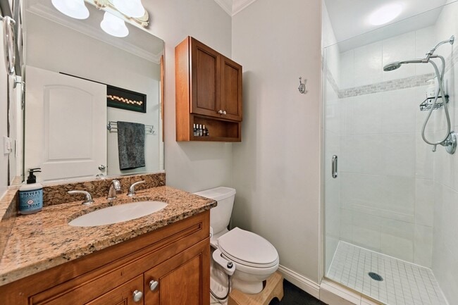 Building Photo - 4853 N Winthrop Ave