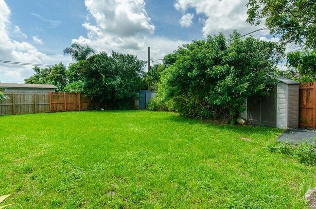 Building Photo - 22191 SW 60th Ave