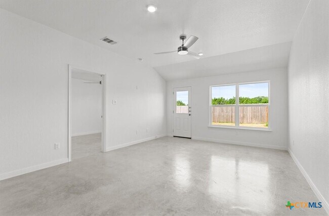 Building Photo - 911 Sevenleaf Ln