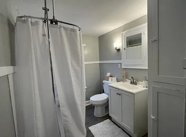 Building Photo - 1347 1/2 Highland