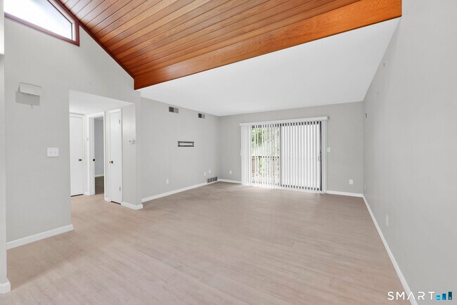 Building Photo - 3 Murphys Ln