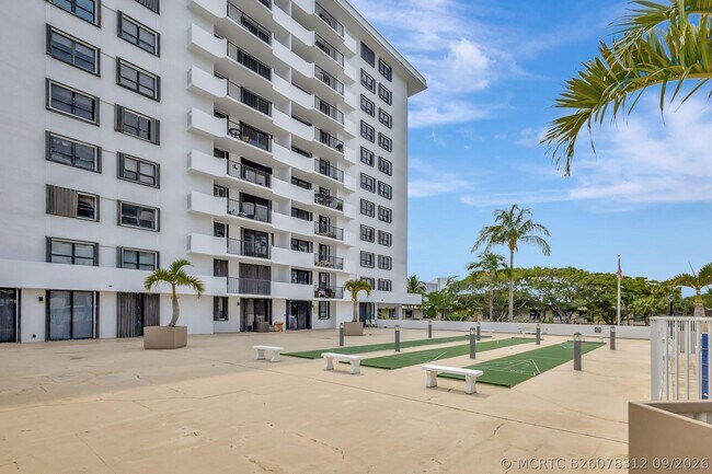 Building Photo - 1208 Marine Way W