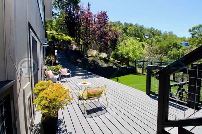 Building Photo - Fully Furnished 5BD/2.5BA Hillside View Home-FOUNDATION