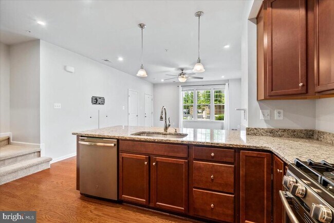 Building Photo - 6500 Walcott Ln