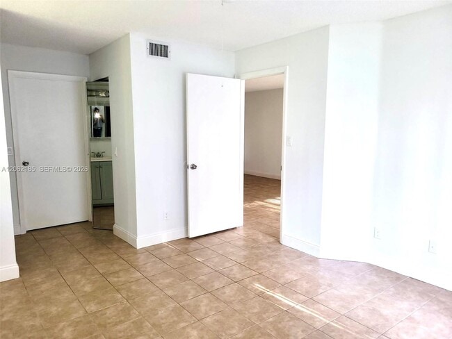 Building Photo - 1186 Coral Club Dr
