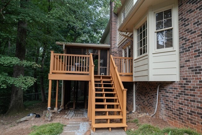 Building Photo - 2858 Livsey Dr