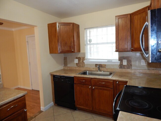 Building Photo - 507 Duncan Ave