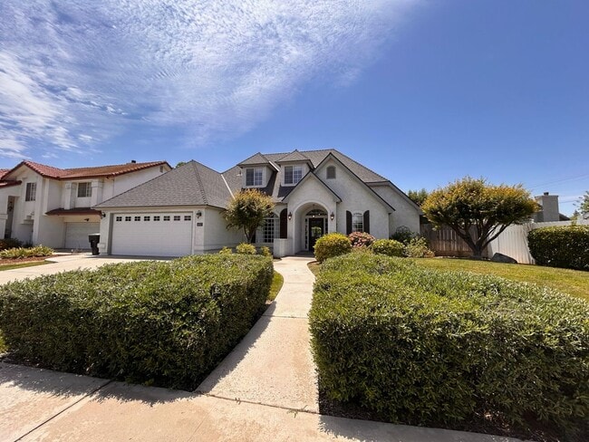 Primary Photo - Beautiful home for rent in Visalia!
