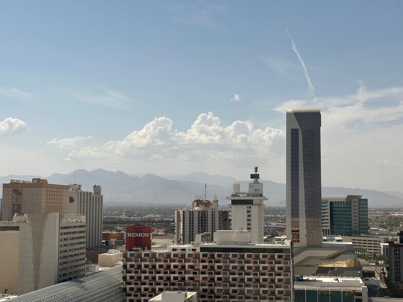 Building Photo - 150 Las Vegas Blvd N