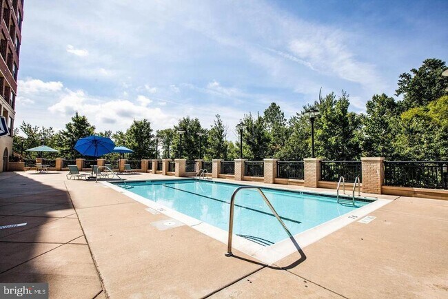 Building Photo - 485 Harbor Side St