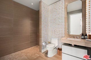 Building Photo - 211 Elm Ct