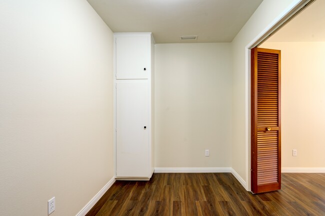 Building Photo - 8311 Raintree Ave