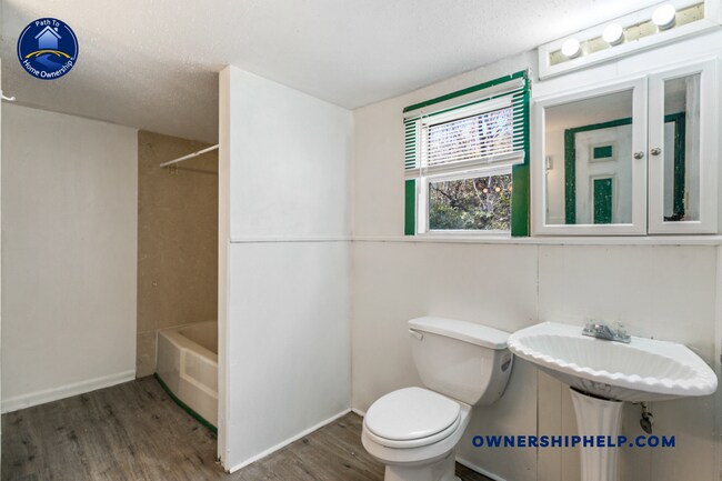 Building Photo - 72071 Rose Ave