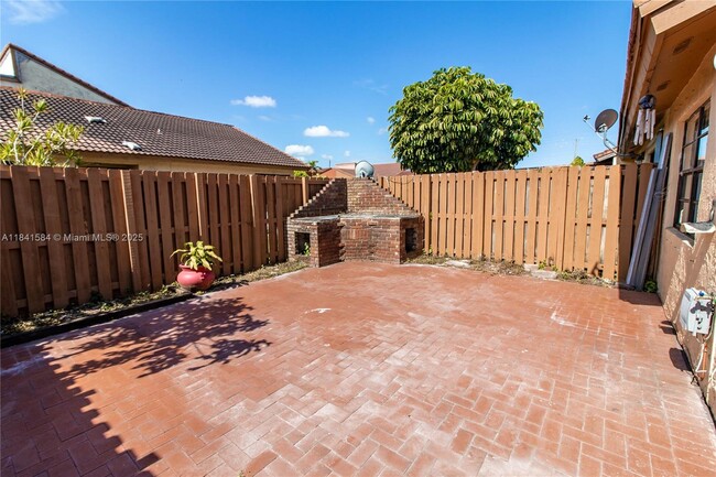 Building Photo - 13536 SW 11th Ln