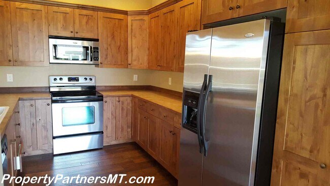 Building Photo - *** Beautiful *** 3 Bed 2 Bath house in Alder Creek