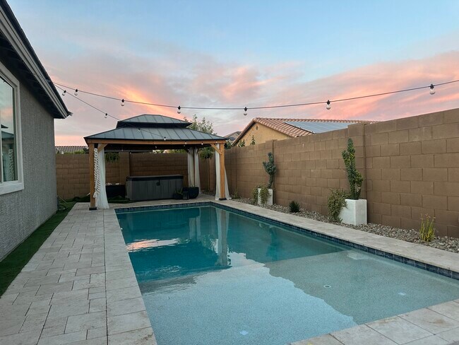 Building Photo - 25907 N Langley Dr