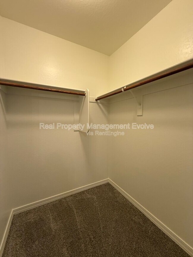 Building Photo - 42239 N Wollemi St