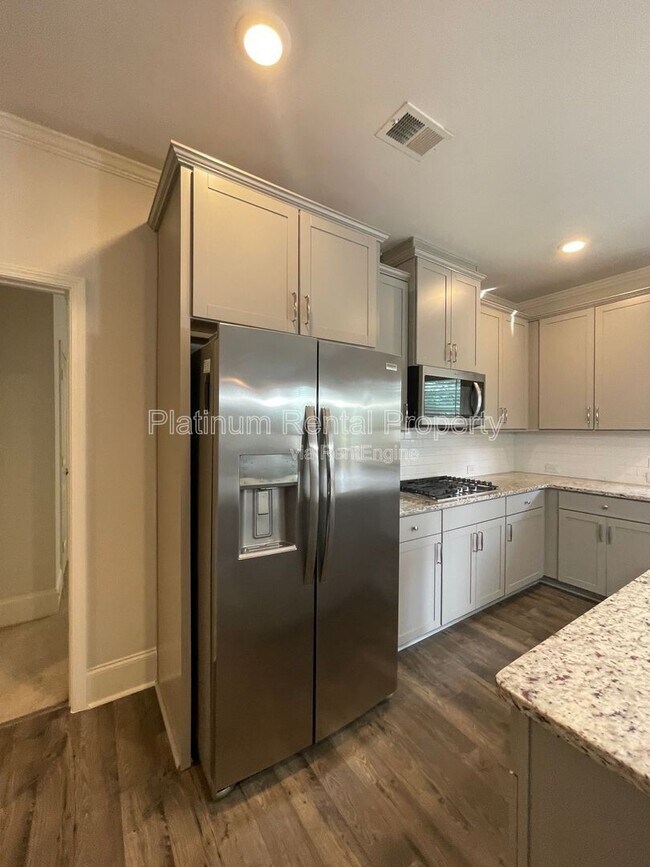 Building Photo - 1616 Chancery Ln