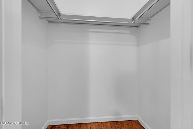 Building Photo - 10 Foxwood Ct