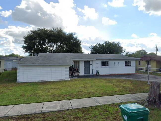 Building Photo - 3 bedroom in Miami Gardens FL 33056