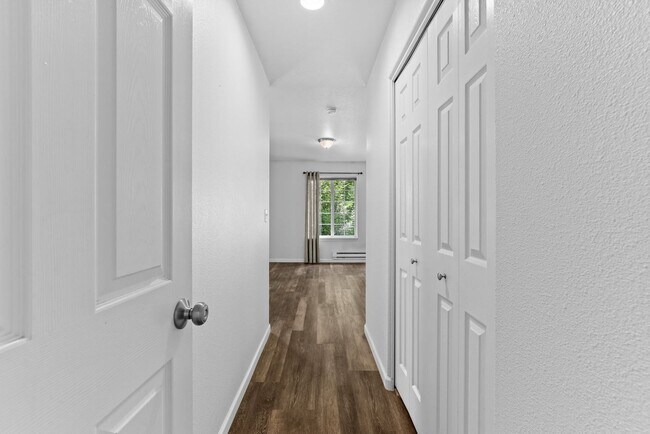 Building Photo - Luxury Loft Apartment- Downtown Canby