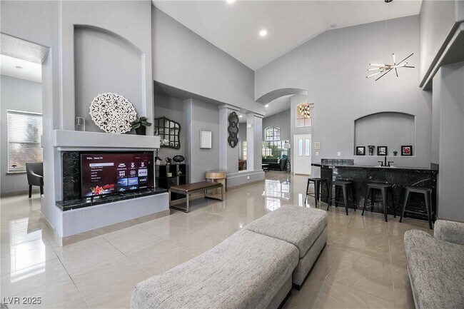 Building Photo - 1400 Castle Crest Dr