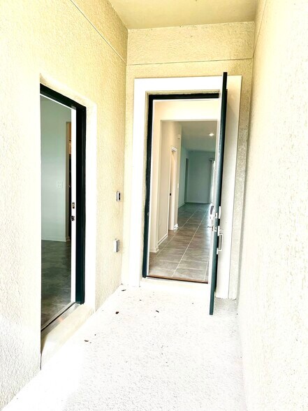 Building Photo - 8979 Chipping Square Ln