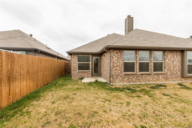 Building Photo - 6320 Red Cliff Dr