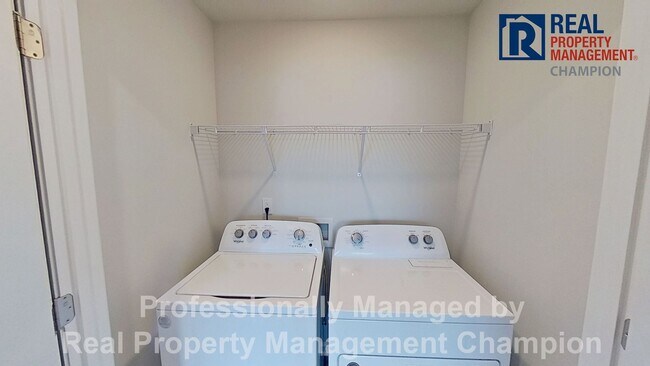 Building Photo - 3110 Lobelia Ln