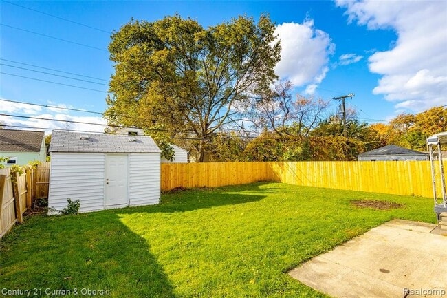 Building Photo - 26361 Parkington St