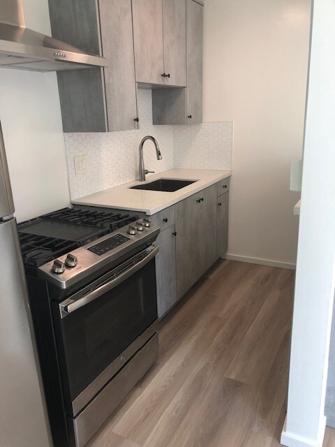 Kitchen - 128 Shell St