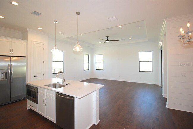 Building Photo - 20 Del Palma Dr
