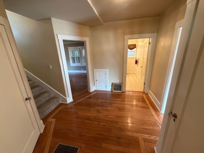 Building Photo - East Sacramento Home | 3 bedroom / 2 bathroom |1 bedroom 1 bath ADU | Available Now!