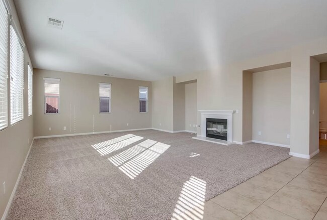 Building Photo - 1059 Vista Pointe Blvd