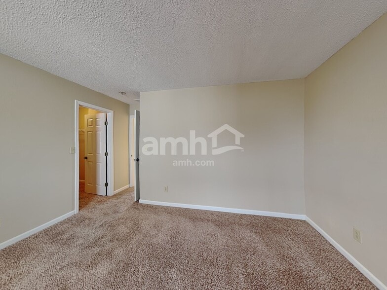 Building Photo - 1002 Leland St