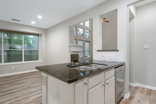 Building Photo - 151 E Greenhill Terrace Pl