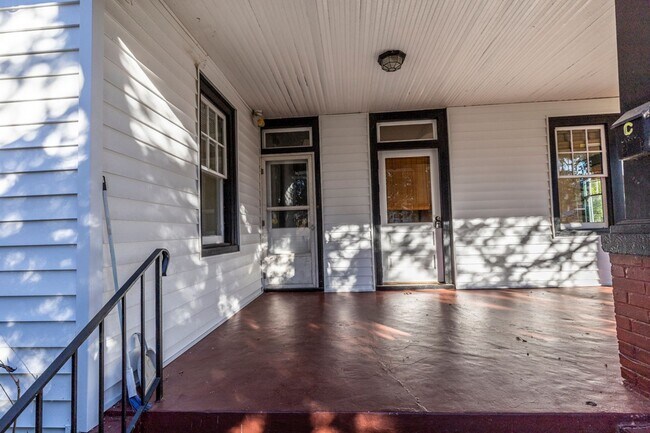 Building Photo - 213 Todd Ave