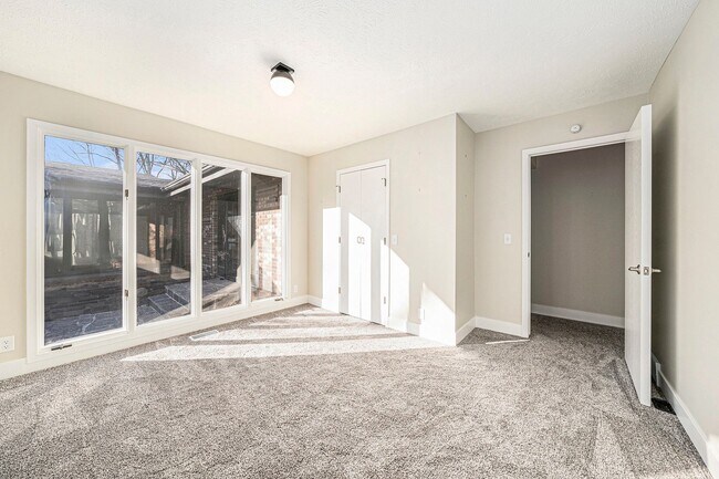 Building Photo - Beautiful Home in Ponca Hills