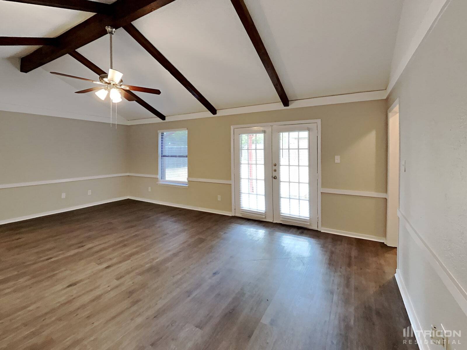 Building Photo - 820 Vaughn Dr