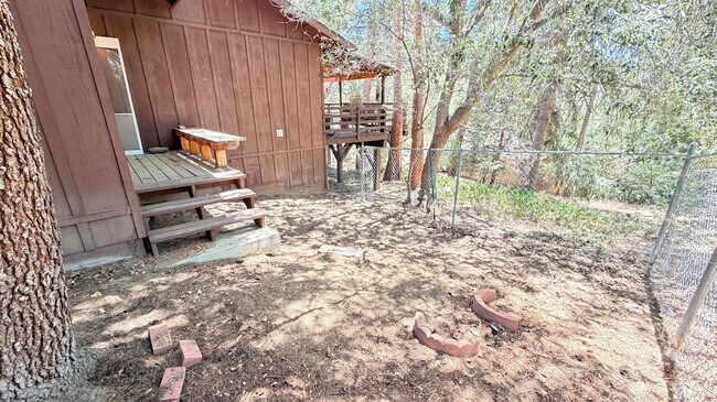 Building Photo - 54061 Linger Ln