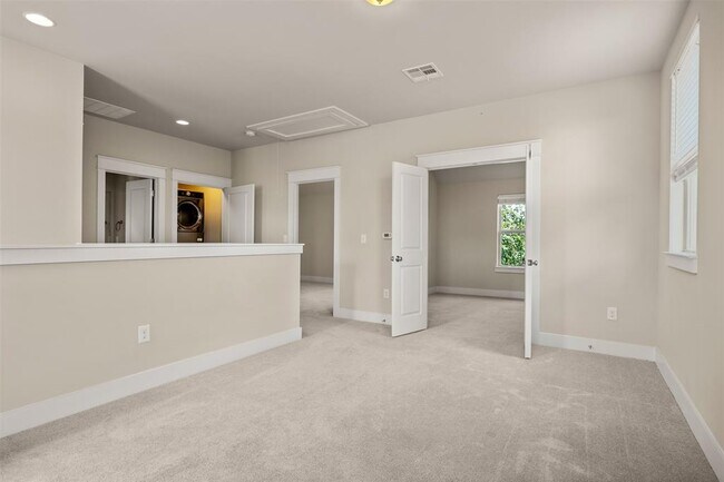 Building Photo - 13501 Metric Blvd