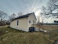 Building Photo - Cozy 2 Bedroom Home Near South Toledo Neighborhood