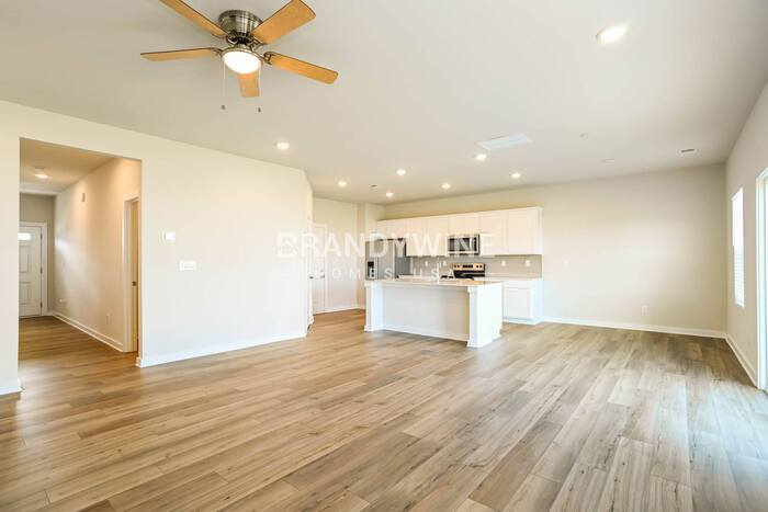 Building Photo - 2416 Appalachian Trl Dr