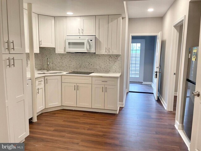 Building Photo - 44400 Stone Roses Cir