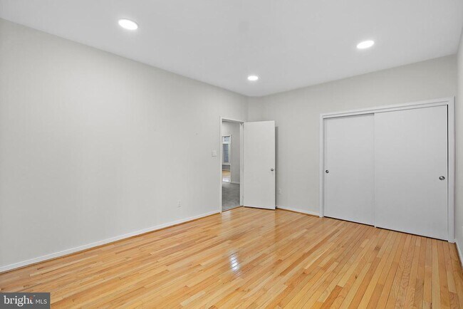 Building Photo - 1460 Waterfront Rd