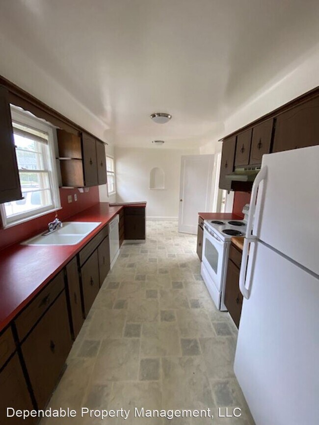 Building Photo - 6 br, 2 bath House - 2100 10th Street Road